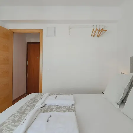 C75 - Comfy 3 Bedroom Near Center Apartamento