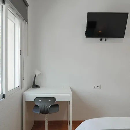 Apartment C75 - Comfy 3 Bedroom Near Center *