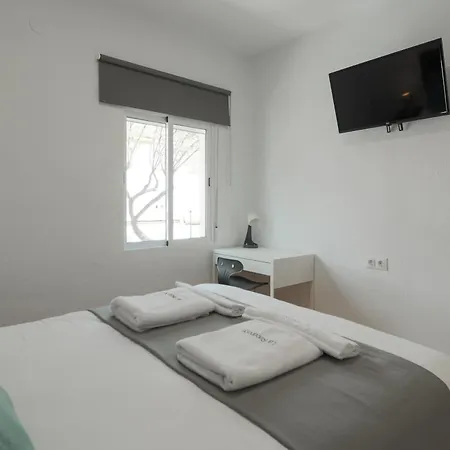 C75 - Comfy 3 Bedroom Near Center *